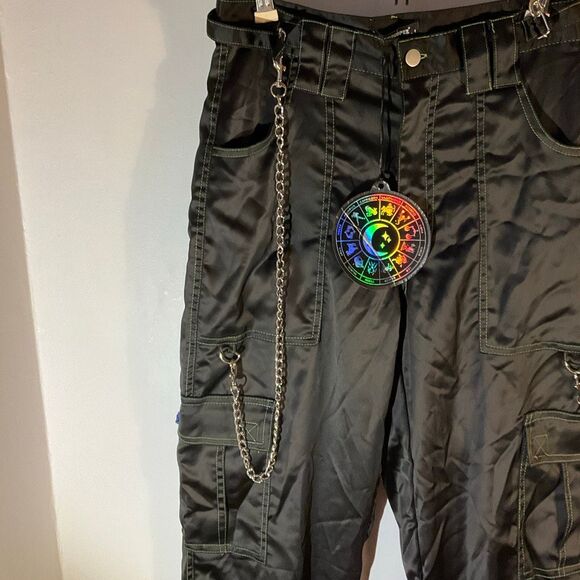 Dolls Kill Punk Trap Chain Cargo Oversized Tie Ankle Pants, XS punk goth baddie - Picture 2 of 16